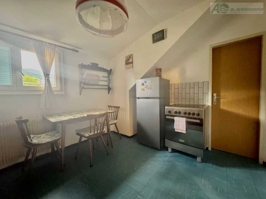 Dreizimmerwohnung im Dachgeschoss mit Potenzial in ruhiger Lage von Br 4