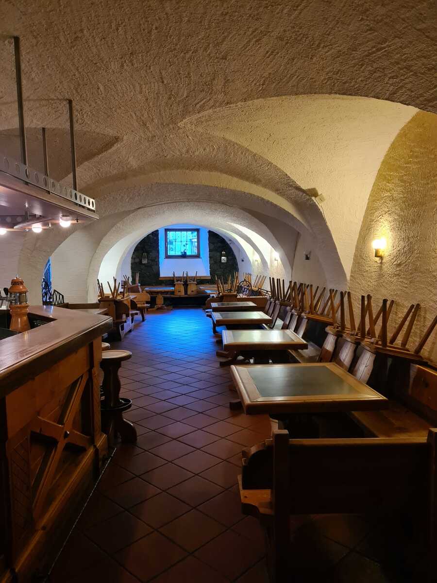Großes Bistro in bester Lage zu vermieten 4
