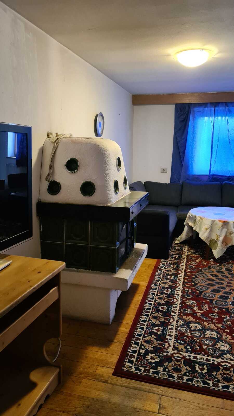 Renovierungsbedürftige Haushälfte mit 3 Wohneinheiten 8