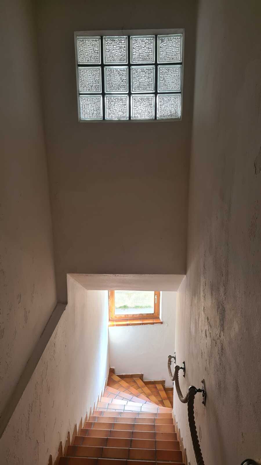 Renovierungsbedürftige Haushälfte mit 3 Wohneinheiten 10