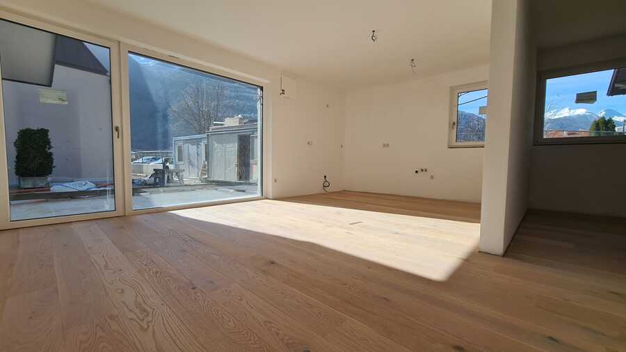 Zweizimmerwohnung für Gartenliebhaber mit über 140 m2 Außenfläche 