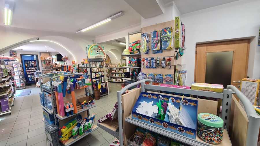 Schönes Geschäftslokal in bester Lage zu vermieten 5