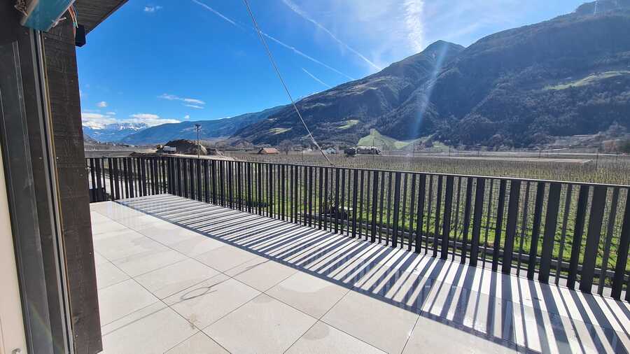 Dachgeschosswohnung mit großer Terrasse und unverbaubarer Aussicht 10