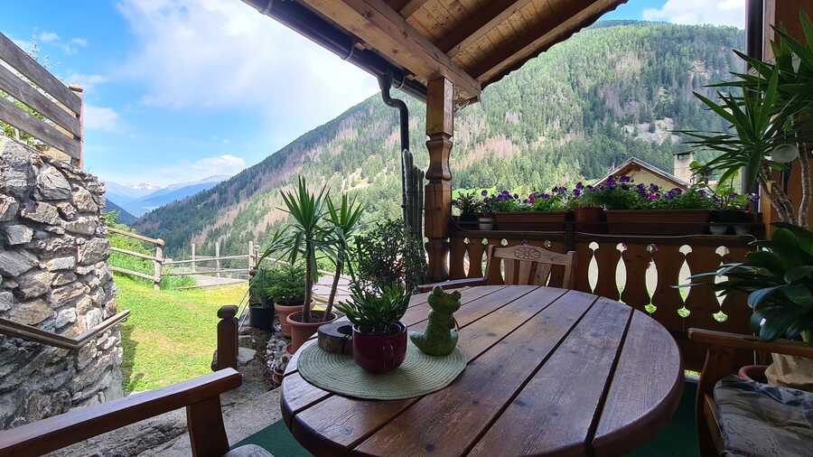Wunderschönes Wohnhaus in Gomagoi mit idyllischer Aussicht und Hangla 3