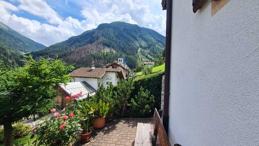 Wunderschönes Wohnhaus in Gomagoi mit idyllischer Aussicht und Hangla 6