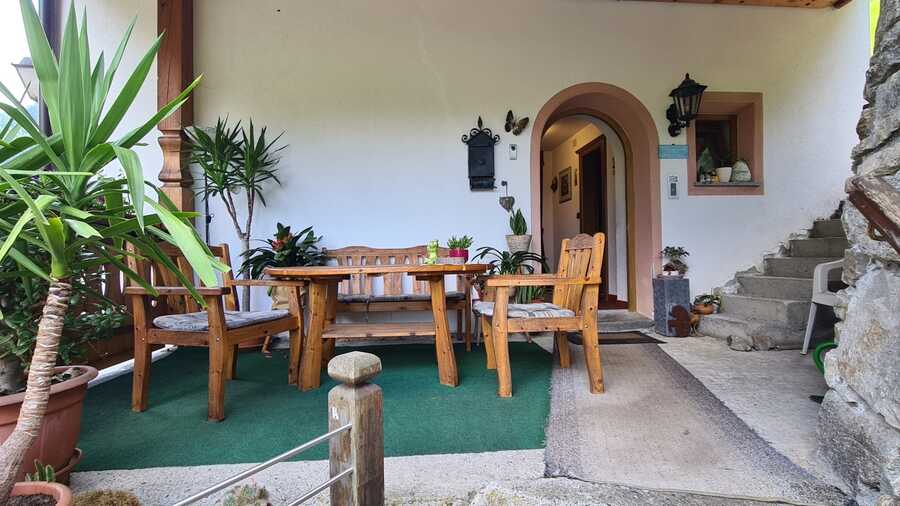 Wunderschönes Wohnhaus in Gomagoi mit idyllischer Aussicht und Hangla 8