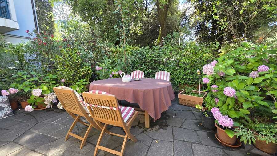 Zweizimmerwohnung mit traumhafter Terrasse – Verkauf des nackten Eig 3