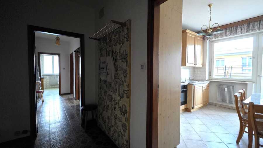 Preiswerte 4-Zimmerwohnung mit sehr interessantem Potential - Südbalk 9