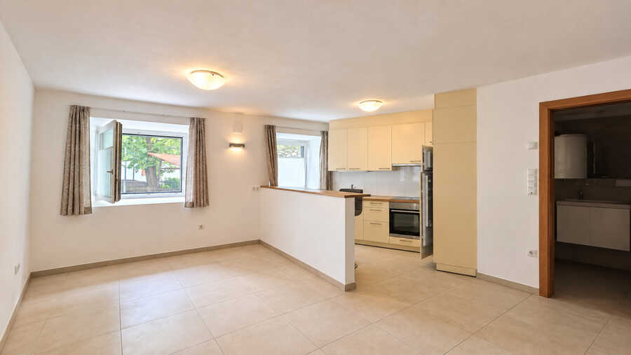 Nette Dreizimmerwohnung im Zentrum von Schlanders zu vermieten 2 Nette Dreizimmerwohnung im Zentrum von Schlanders zu vermieten 2