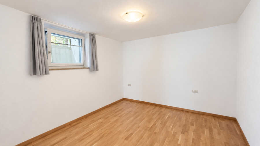 Nette Dreizimmerwohnung im Zentrum von Schlanders zu vermieten 4 Nette Dreizimmerwohnung im Zentrum von Schlanders zu vermieten 4