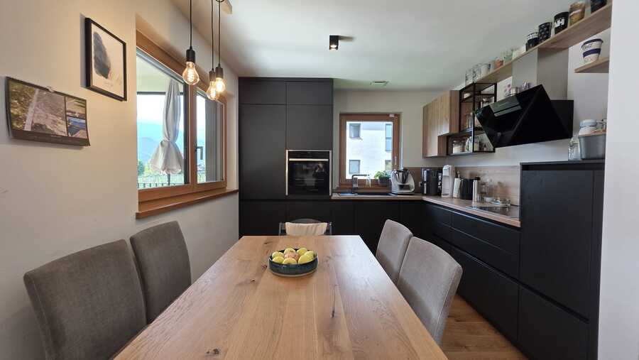 Neuwertige, moderne Dreizimmerwohnung mit wunderschöner Aussicht und 3 Neuwertige, moderne Dreizimmerwohnung mit wunderschöner Aussicht und 3