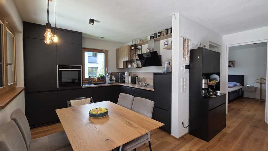 Neuwertige, moderne Dreizimmerwohnung mit wunderschöner Aussicht und 5 Neuwertige, moderne Dreizimmerwohnung mit wunderschöner Aussicht und 5