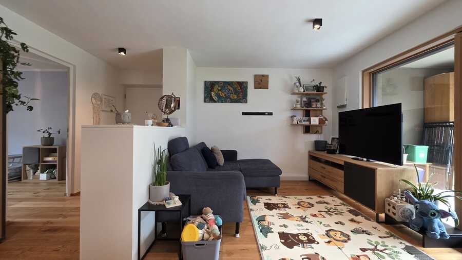 Neuwertige, moderne Dreizimmerwohnung mit wunderschöner Aussicht und 6 Neuwertige, moderne Dreizimmerwohnung mit wunderschöner Aussicht und 6