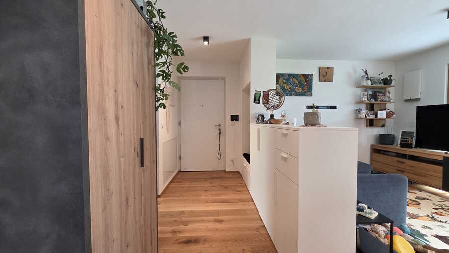 Neuwertige, moderne Dreizimmerwohnung mit wunderschöner Aussicht und 7 Neuwertige, moderne Dreizimmerwohnung mit wunderschöner Aussicht und 7