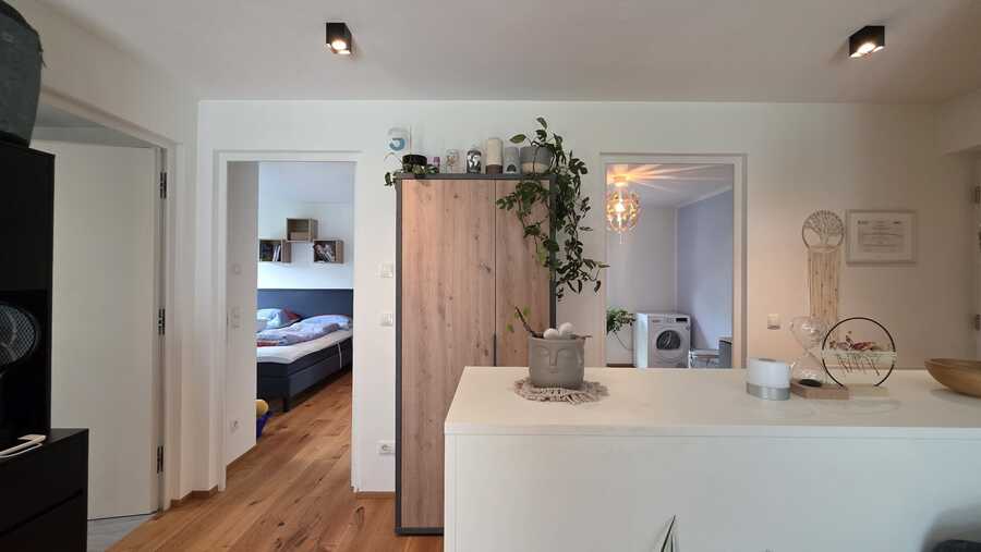 Neuwertige, moderne Dreizimmerwohnung mit wunderschöner Aussicht und 8 Neuwertige, moderne Dreizimmerwohnung mit wunderschöner Aussicht und 8