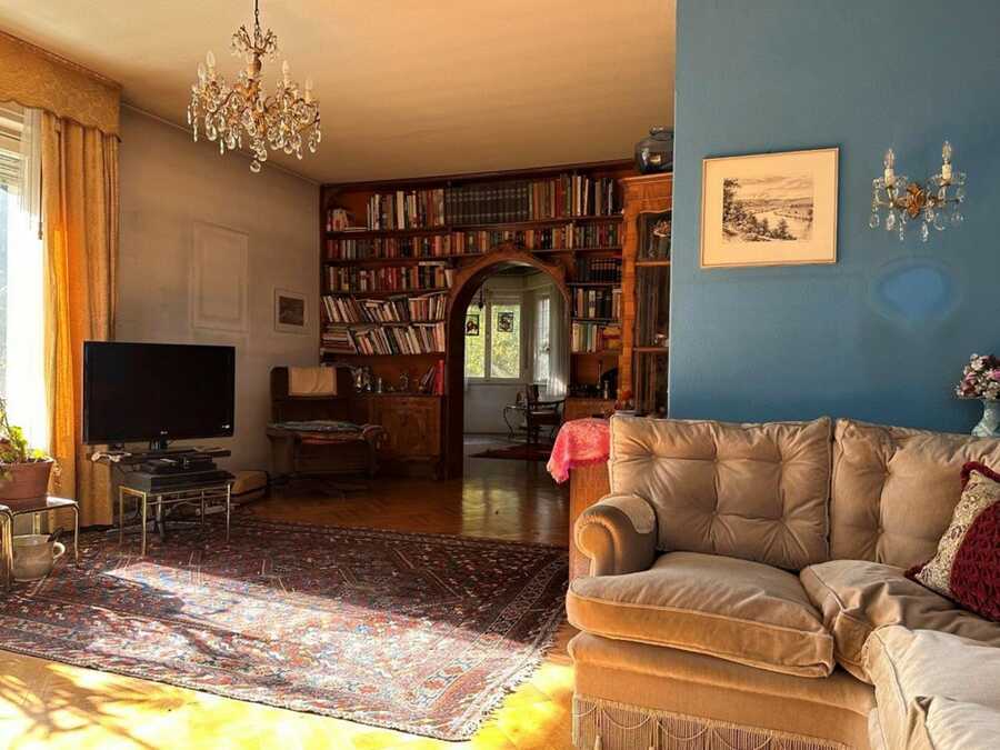 Herrschaftliche Villa in Top Lage 2