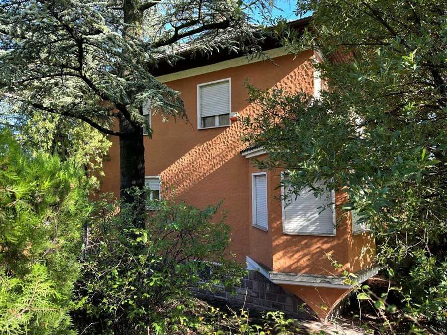 Herrschaftliche Villa in Top Lage 4