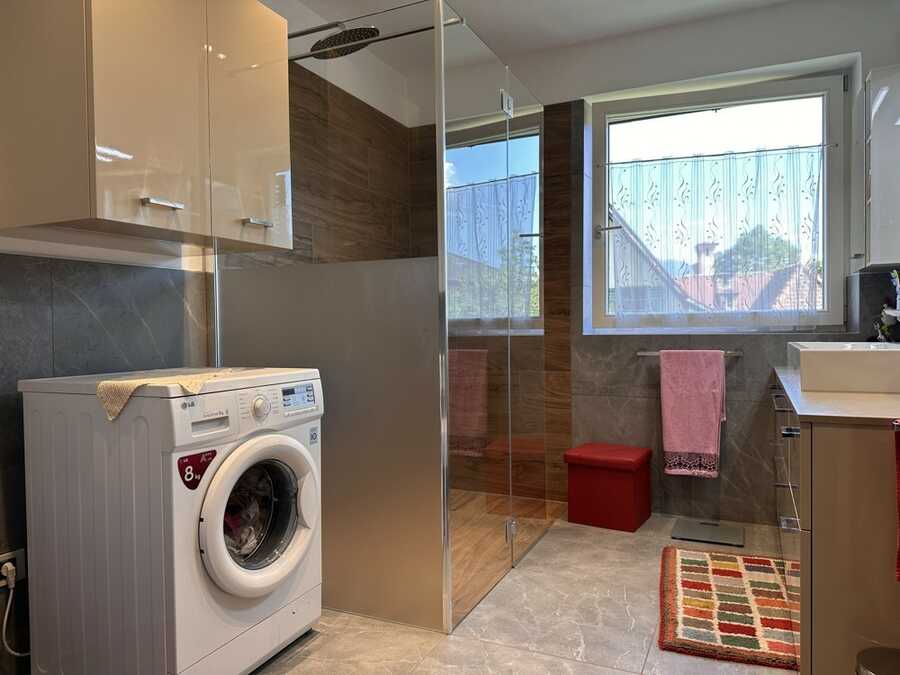 Geräumige Vierzimmerwohnung mit 2 Balkonen 4