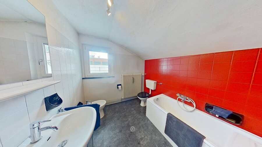 Sanierungsbedürftige Mansardenwohnung in der Altstadt mit Balkon 4