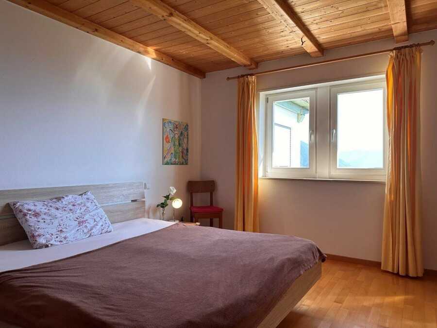 Dreizimmer-Duplexwohnung mit Panoramasicht ins Tal 4