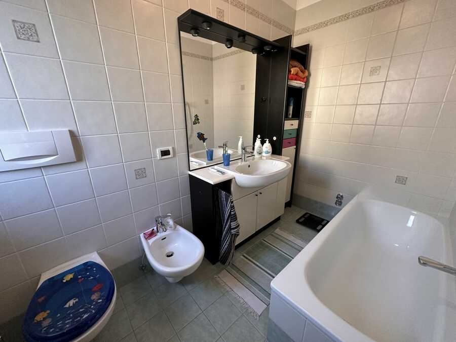 Drei- Vierzimmerwohnung mit Terrasse in guter Lage 5