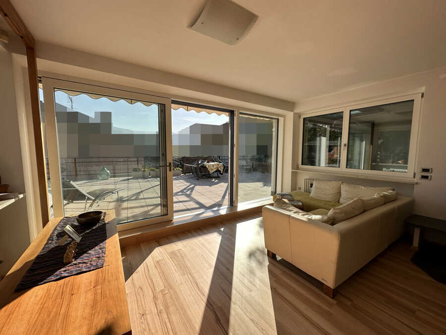 Geräumige Dreizimmerwohnung mit großer Terrasse