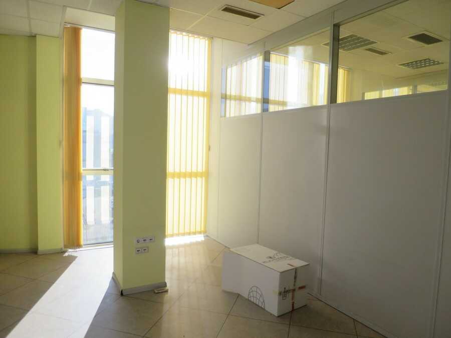 800m² Bürofläche + 400m² Magazin 2