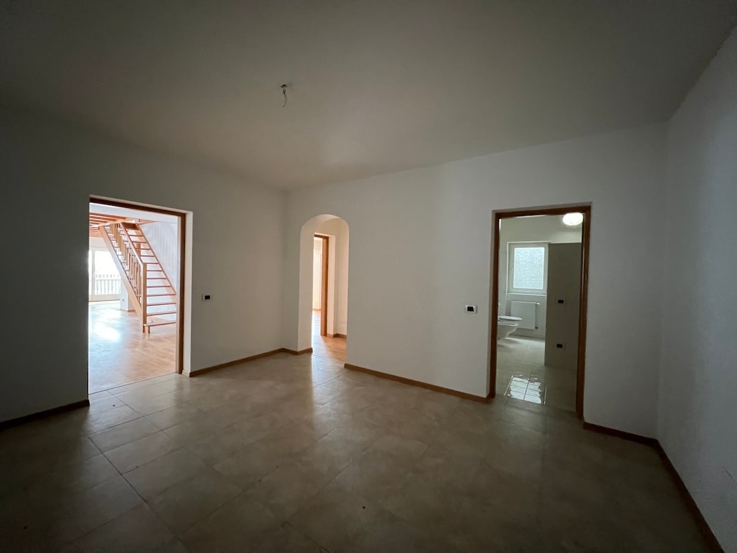 Geeignete Großzügige Attikawohnung für Familien mit Hobbyraum und... 8 Geeignete Großzügige Attikawohnung für Familien mit Hobbyraum und... 8