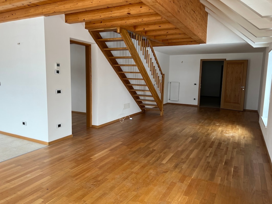 Geeignete Großzügige Attikawohnung für Familien mit Hobbyraum und... 2 Geeignete Großzügige Attikawohnung für Familien mit Hobbyraum und... 2