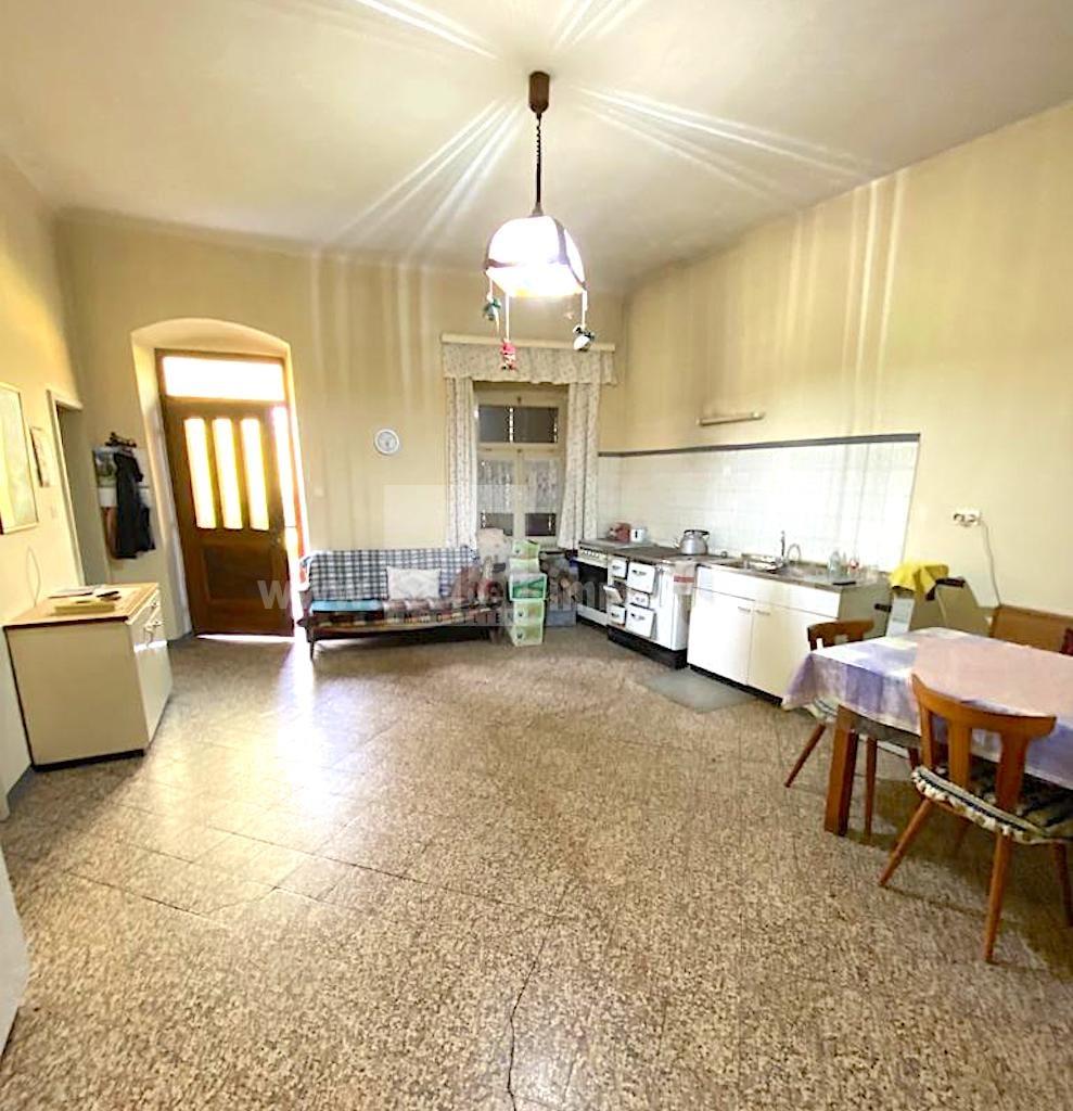 Herrschaftliche Wohnung im Zentrum mit sehr großzügigem eigenem G... 2 Herrschaftliche Wohnung im Zentrum mit sehr großzügigem eigenem G... 2