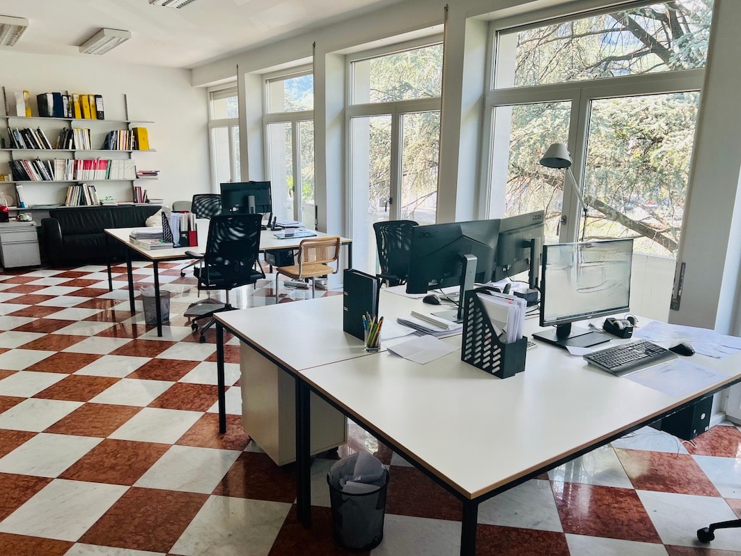 Miete dein neues Büro im Zentrum von Bozen – Zentral, modern und ... Miete dein neues Büro im Zentrum von Bozen – Zentral, modern und ...