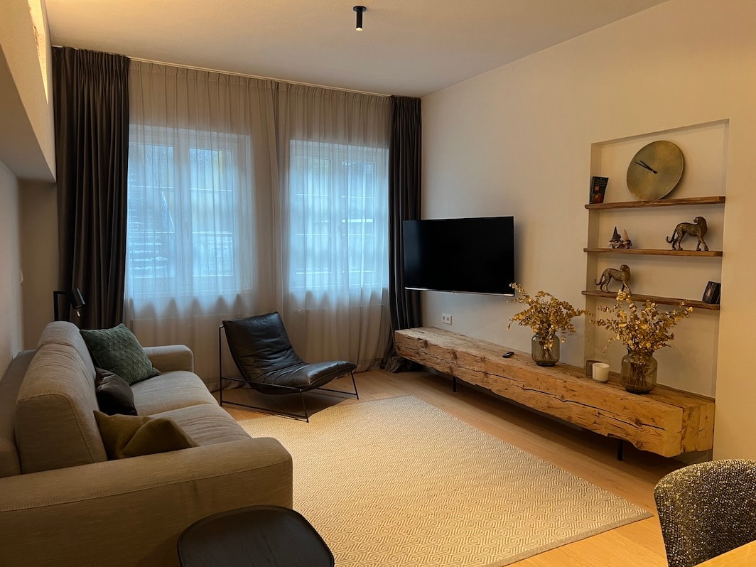 Zentraler Luxus trifft moderne Eleganz – Ihr 3-Zimmer-Traum mit 2... Zentraler Luxus trifft moderne Eleganz – Ihr 3-Zimmer-Traum mit 2...