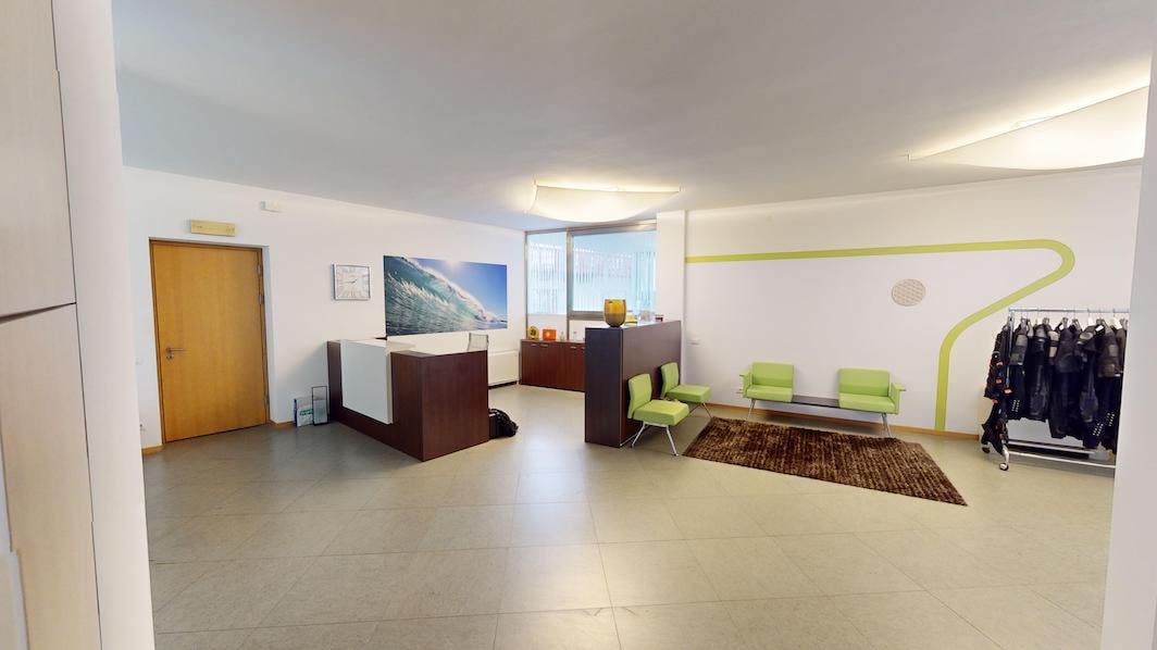 Modernes Büro/Studio im Herzen von Meran zu vermieten – Flexibel,... 2 Modernes Büro/Studio im Herzen von Meran zu vermieten – Flexibel,... 2