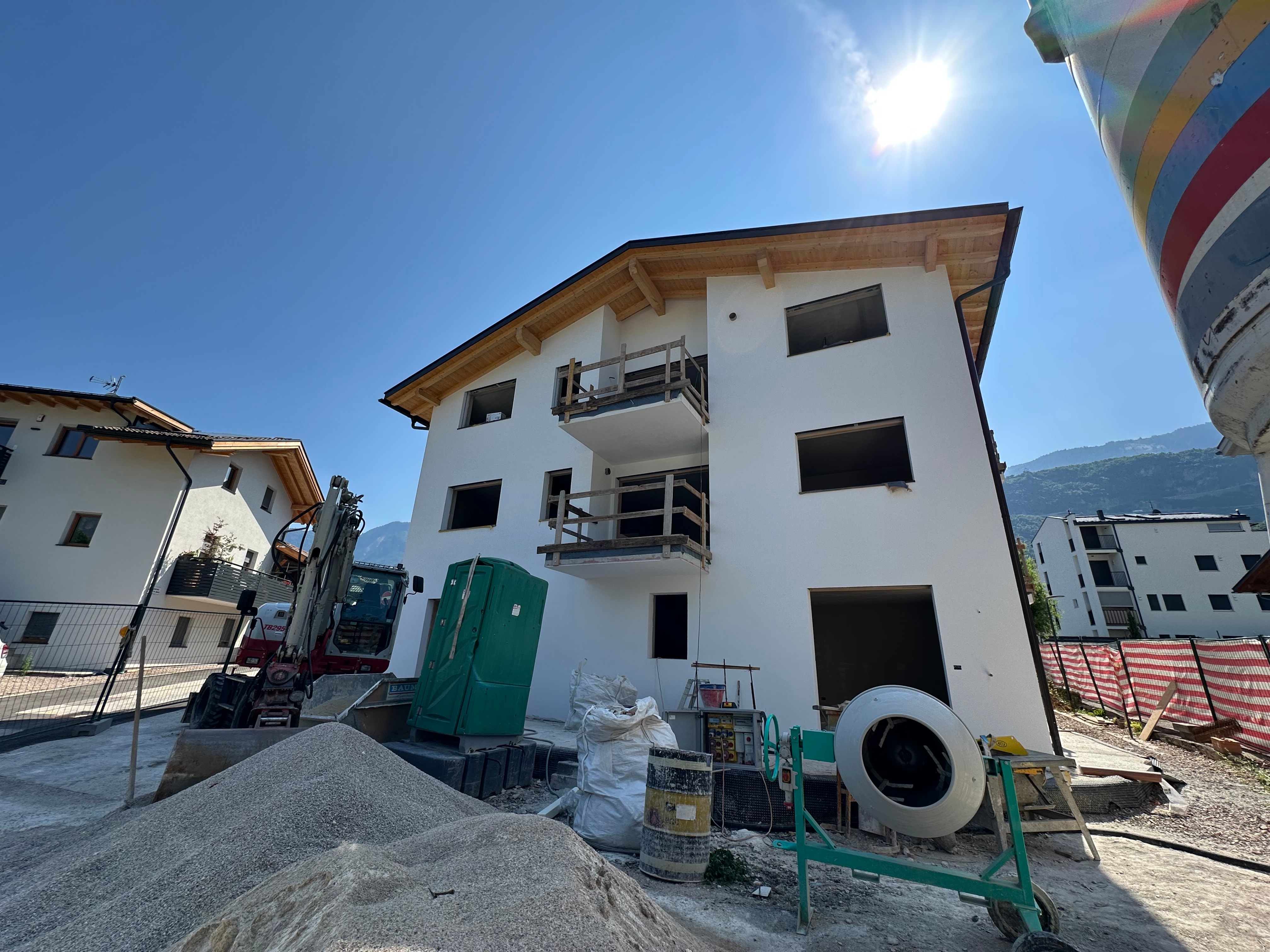 Neubau-Dreizimmerwohnung in Auer: 2. Stock mit Terrasse und Balko... 8 Neubau-Dreizimmerwohnung in Auer: 2. Stock mit Terrasse und Balko... 8