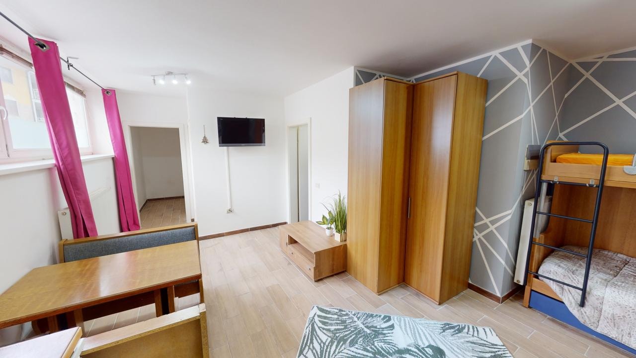 Erdgeschoss-2-Zimmer-Wohnung mit Autoabstellplatz und Privatvermi... Erdgeschoss-2-Zimmer-Wohnung mit Autoabstellplatz und Privatvermi...