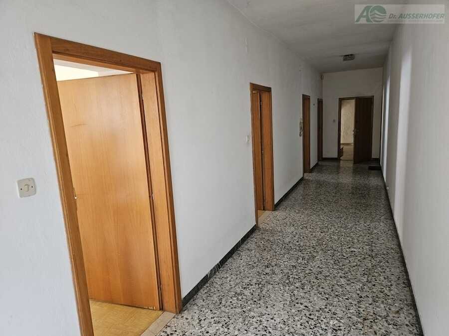 Dreizimmerwohung in denkmalgeschützen Gebäude mit Potential im Dorfz 7 Dreizimmerwohung in denkmalgeschützen Gebäude mit Potential im Dorfz 7