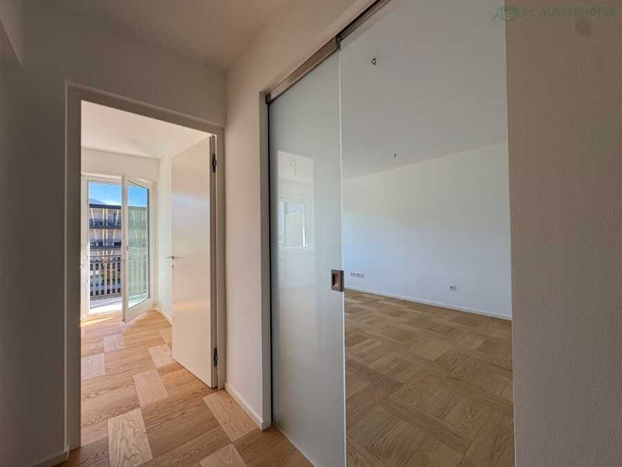Dreizimmerwohnung im letzten Stock mit freiem Blick in zentraler Lage 7 Dreizimmerwohnung im letzten Stock mit freiem Blick in zentraler Lage 7