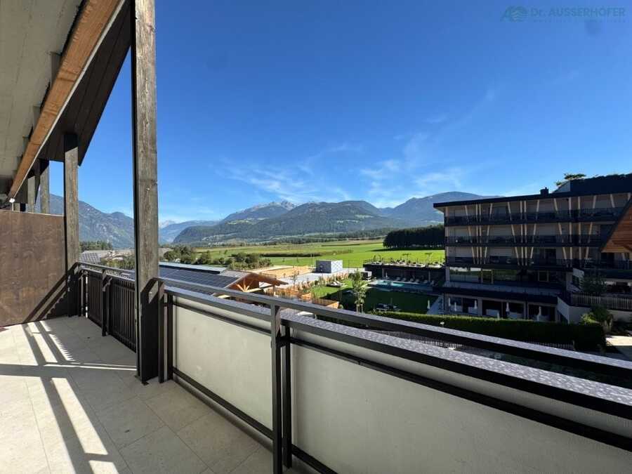 Dreizimmerwohnung im letzten Stock mit freiem Blick in zentraler Lage 8 Dreizimmerwohnung im letzten Stock mit freiem Blick in zentraler Lage 8