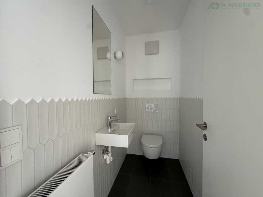 Dreizimmerwohnung im letzten Stock mit freiem Blick in zentraler Lage 9 Dreizimmerwohnung im letzten Stock mit freiem Blick in zentraler Lage 9