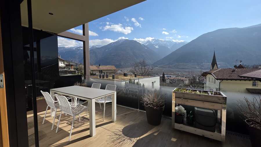 Traumhafte Dreizimmerwohnung mit großer Südterrasse, unverbaubarer B 3 Traumhafte Dreizimmerwohnung mit großer Südterrasse, unverbaubarer B 3