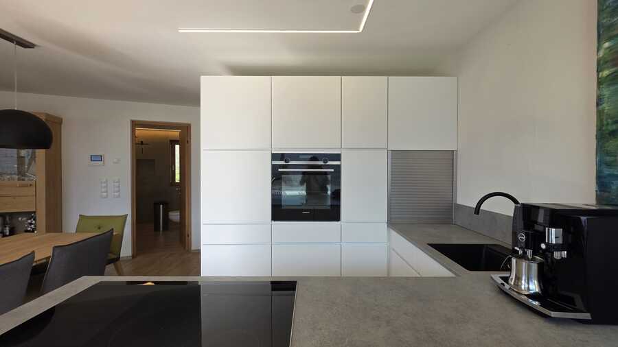 Traumhafte Dreizimmerwohnung mit großer Südterrasse, unverbaubarer B 6 Traumhafte Dreizimmerwohnung mit großer Südterrasse, unverbaubarer B 6