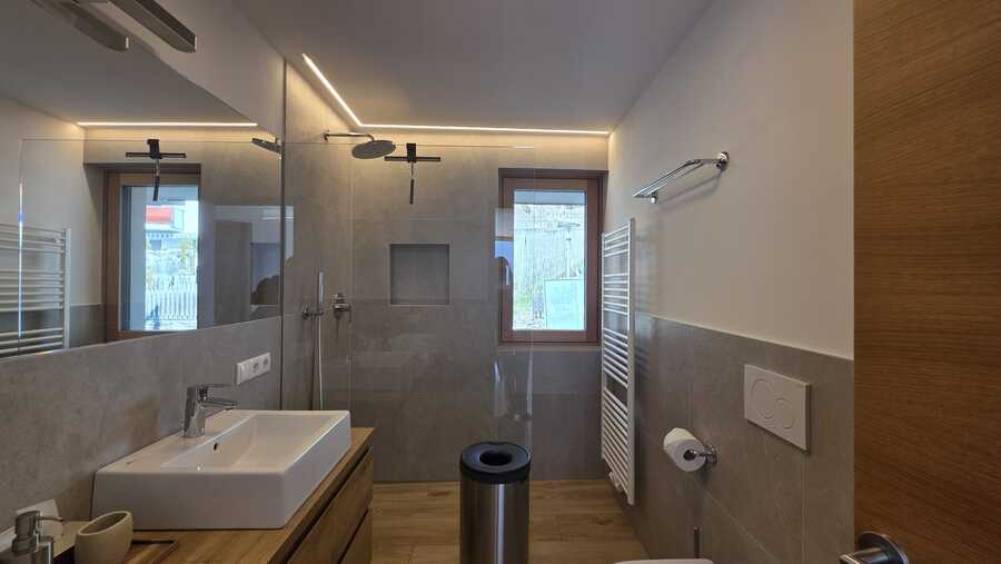 Traumhafte Dreizimmerwohnung mit großer Südterrasse, unverbaubarer B 10 Traumhafte Dreizimmerwohnung mit großer Südterrasse, unverbaubarer B 10