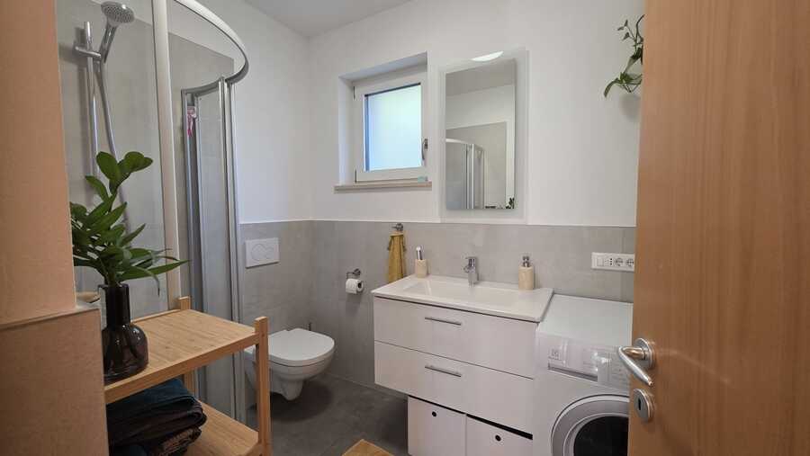 Stilvolle 2 Zimmer Wohnung mit privatem Garten und Terrasse 9 Stilvolle 2 Zimmer Wohnung mit privatem Garten und Terrasse 9